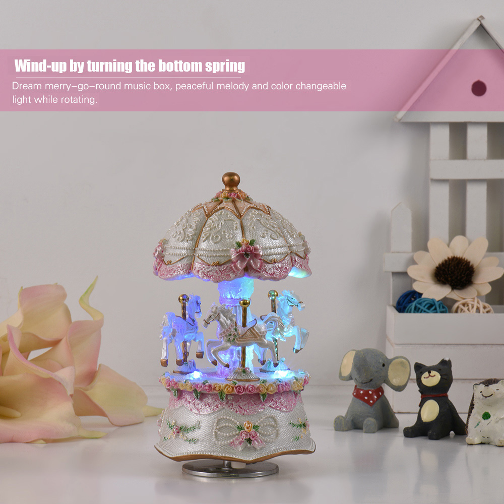 Luxury Dream 3-Horse Rotating  - огляд і ціна Snow Globe Musical